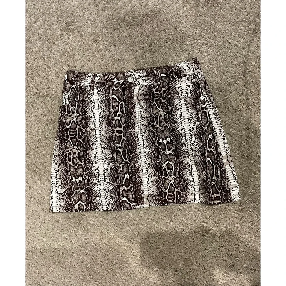 Topshop Moto Brown Snake Print Denim Mini Skirt, size 8